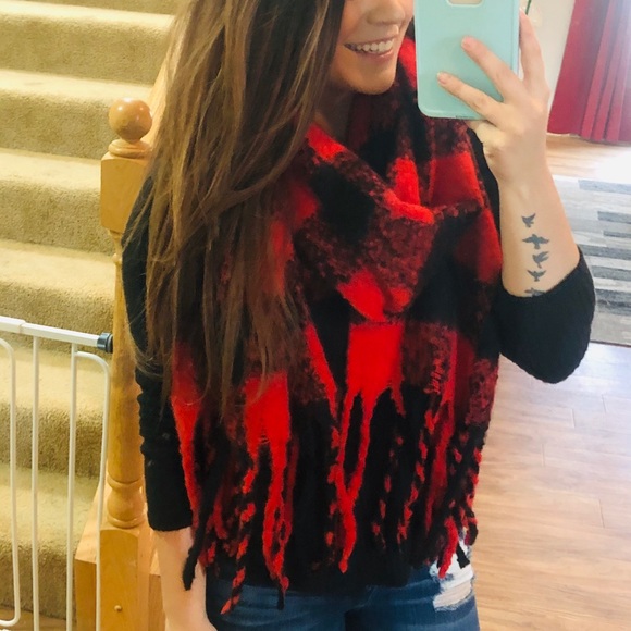 Accessories - Plaid scarves